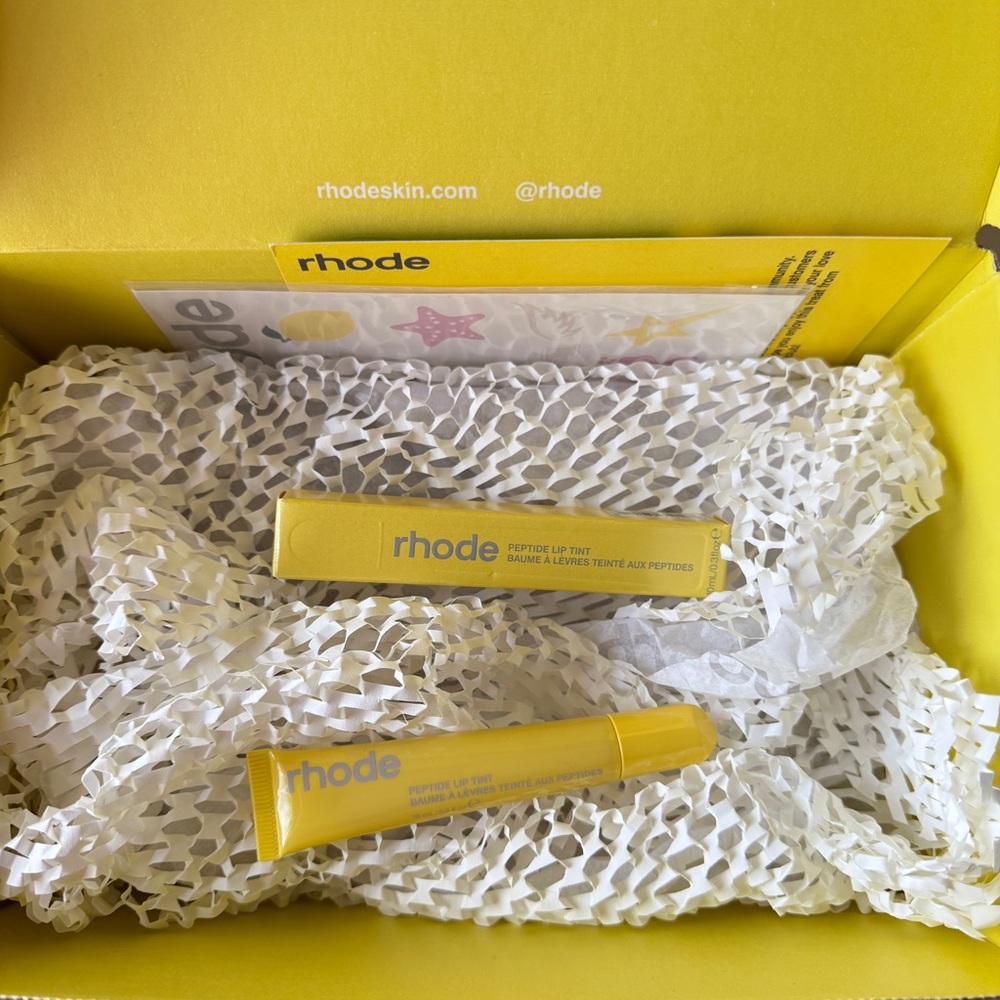 Rhode Peptide Lip Treatment Lemontini 🍸🍋